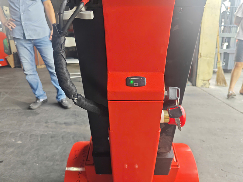 Đồng hồ hiển thị mức pin của xe kéo hàng 1 tấn Heli