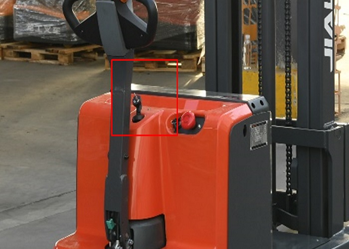 Bộ sạc tích hợp trên xe