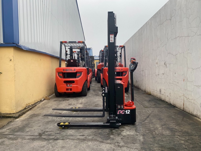 Xe nâng tay điện cao chân rộng 1.2 tấn Heli CDD12J-K