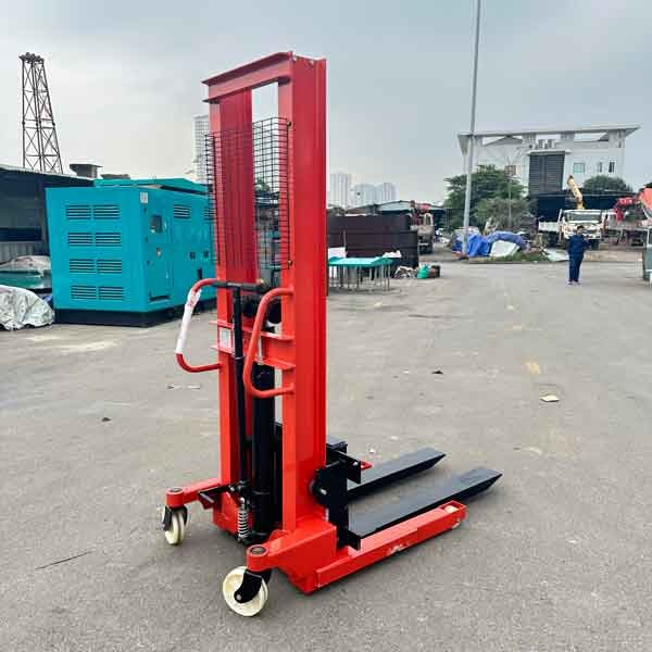 Xe nâng tay cao tiếng anh là gì