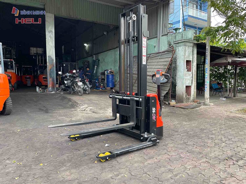 Xe nâng điện 1.6 tấn chân rộng Heli CDD16J-K