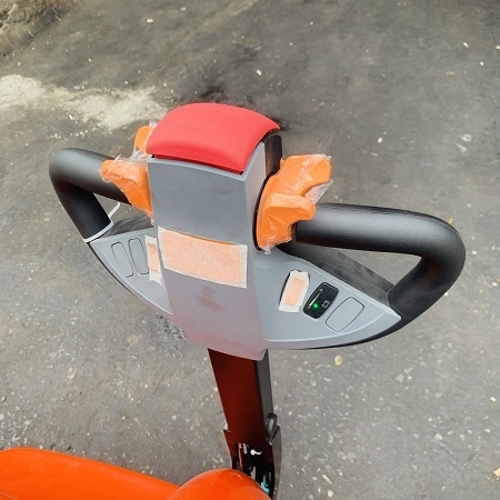 Tay điều khiển xe nâng tay điện Heli 1.6 tấn chân rộng