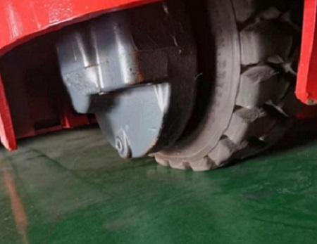 Option lốp cao su trên dòng reach truck đứng lái 1.5-1.8 tấn Heli